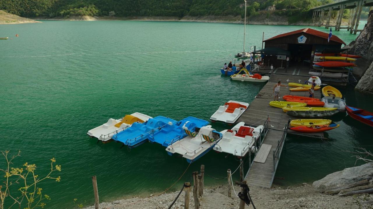 La Terrazza Sul Lago Turano Castel di Tora Exterior photo
